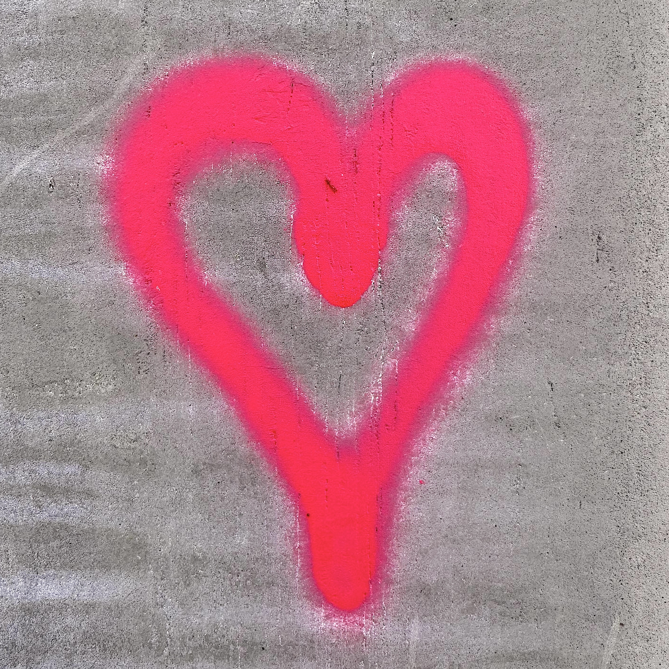 hot pink graffiti heart